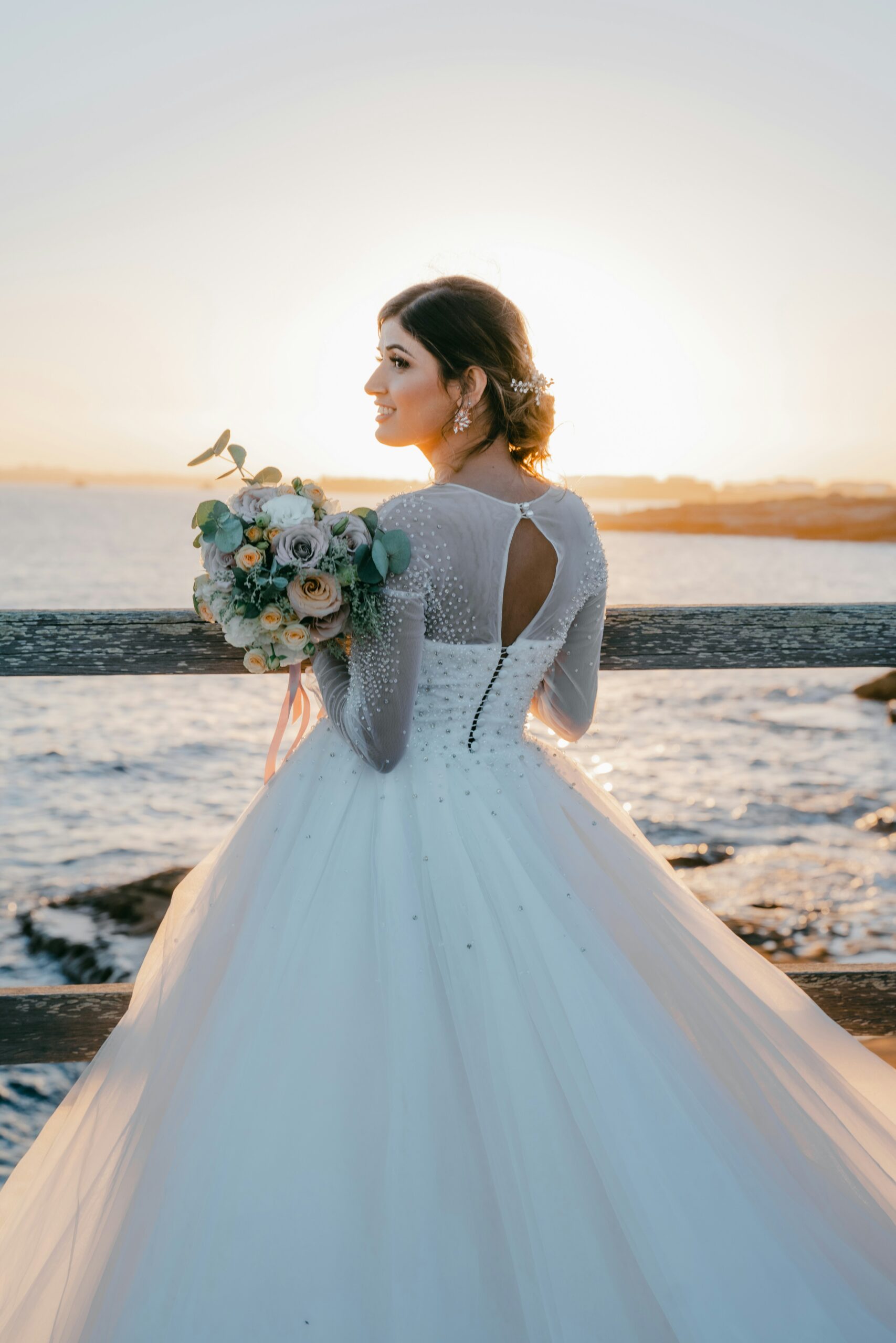 How to Choose The Best Wedding Gown for You