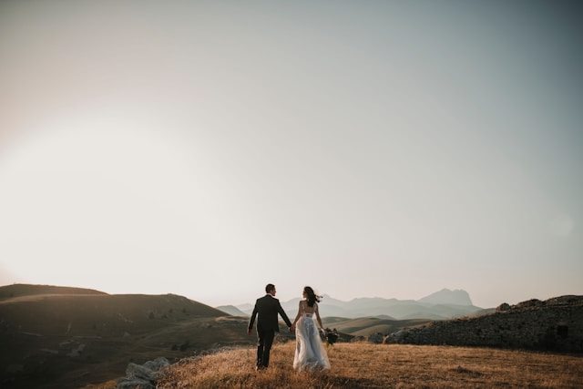 The Pros and Cons of An Actual Day Wedding Package